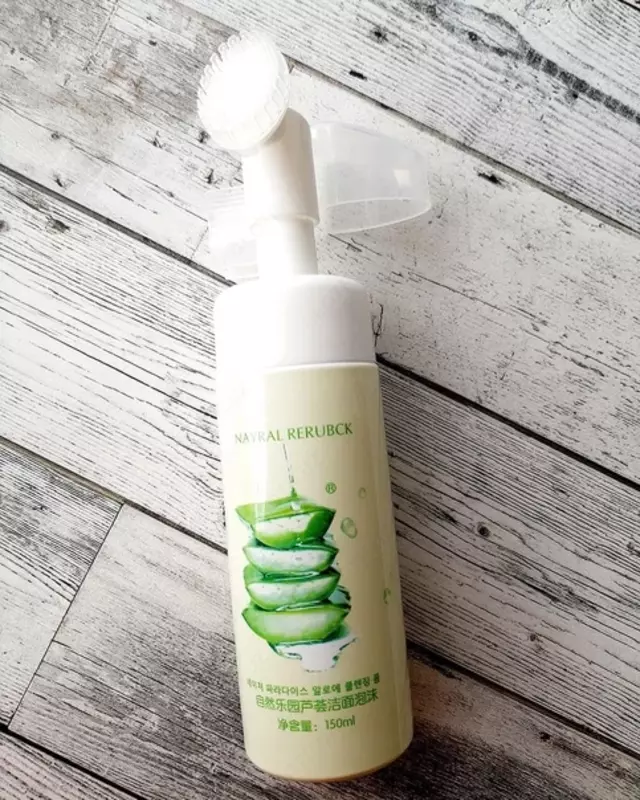 Пенка для очищения (умывания) кожи с экстрактом Алоэ