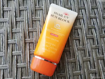 Quyoshdan himoyalovchi krem Jigott Snail UV Sun Block SPF 50+