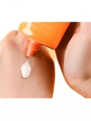 Quyoshdan himoyalovchi krem Jigott Snail UV Sun Block SPF 50+