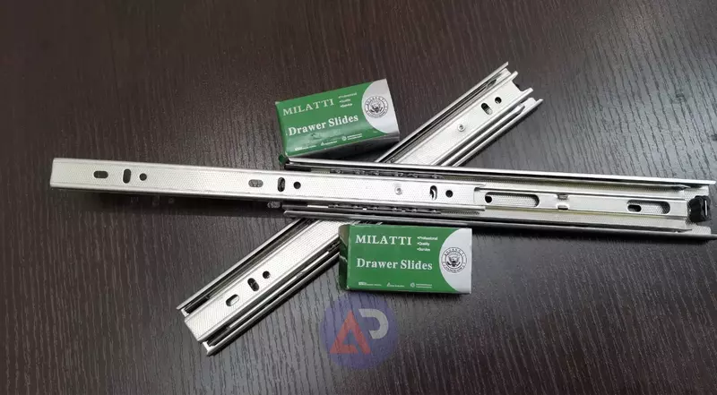 ОПТОМ Мебельные направляющие MILATTI в коробках. Салазки с доводчиком