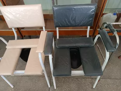 Nogironlar uchun hojatxona stuli