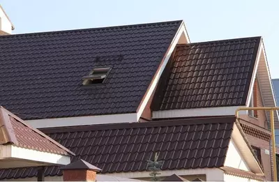 Металлочерепица МЕТАЛЛ ПРОФИЛЬ Ламонтерра X NormanMP (ПЭ-01-8017-0.5), RAL8017