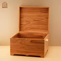 Tabiiy yog'ochdan yasalgan esdalik sandiq - {0} so'mdan