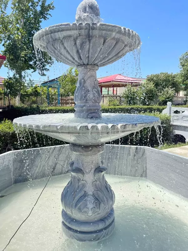 Мраморный фонтан