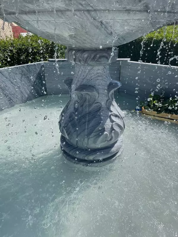 от {0} сум Мраморный фонтан