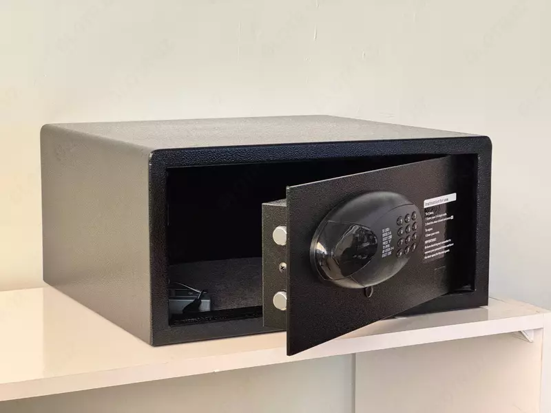 Mehmonxona seyf No42EB  20x42x37 sm  9 4 kg - elektron kod va o‘rnatilgan kalit