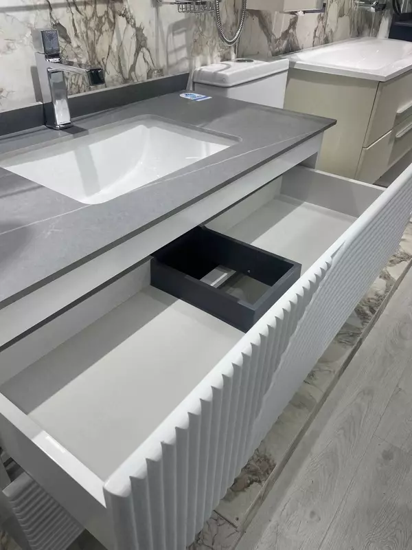 Шкаф в комплекте с раковиной DeBorA №2 - 5 383 453.5 сум