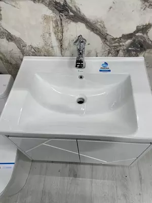 Шкаф в комплекте с раковиной DeBorA №4 - 3 708 601.3 сум / шт.