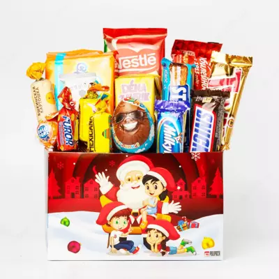 Новогодние подарки и сладости в широком ассортименте