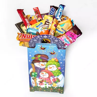 Новогодние подарки и сладости в широком ассортименте