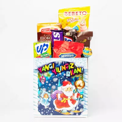 Новогодние подарки и сладости в широком ассортименте