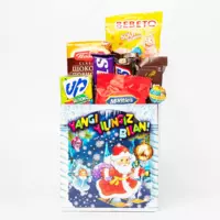 Новогодние подарки и сладости в широком ассортименте