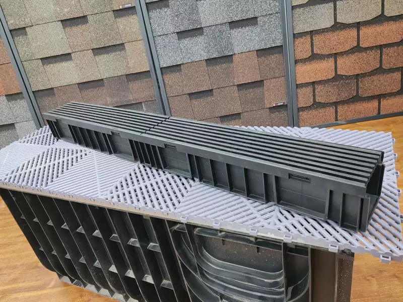  Комплект Gidrolica Light: лоток водоотводный ЛВ -10.11 5.9 6 - пластиковый с решеткой РВ- 10.11.50 пластиковой ячеистой  кл. B125 - 