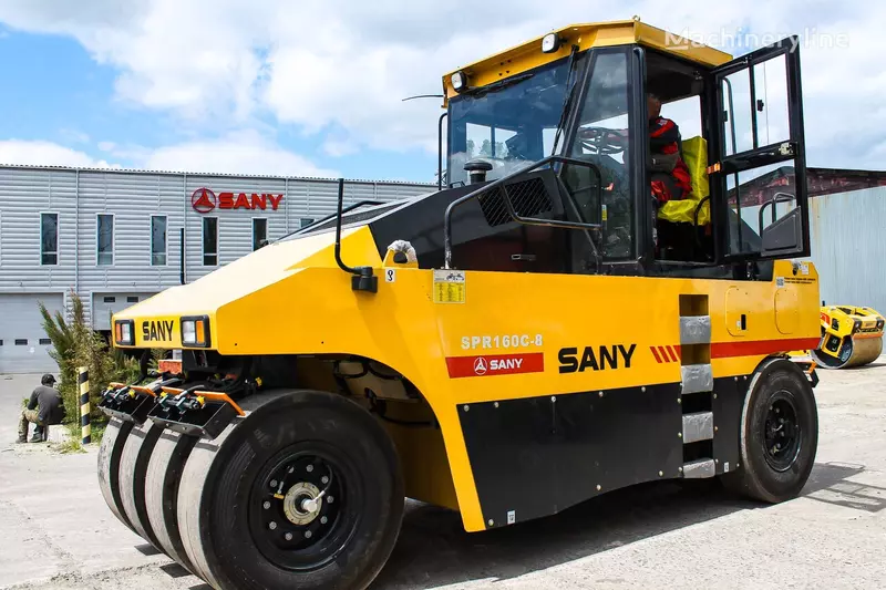 SANY Пневмошинный каток [SPR160C-8] - по запросу