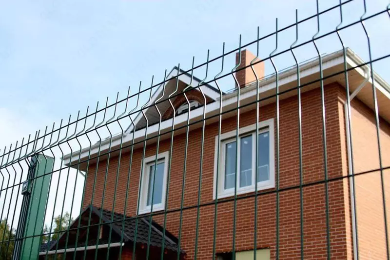  Металлический профиль для ограждений (1 метр) Заборы