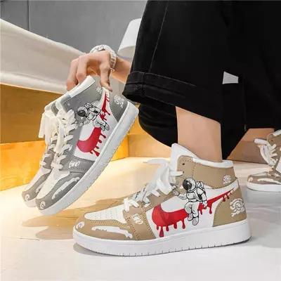 Кастомные Nike Air Force 1 Astronaut - 720 000 сум / шт.