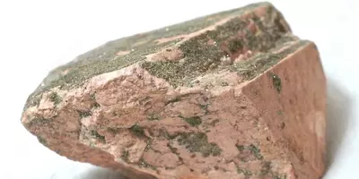 Полевой шпат - 28 000 so'm / kg