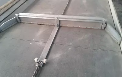 Delta skreper (go‘ngni olib tashlash uskunasi)