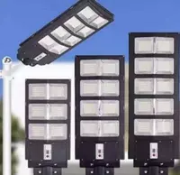 200W quyosh energiyasi bilan ishlaydigan tashqi chiroqlar