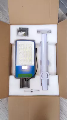 Светильник на солнечных батареях Tpd-400W4