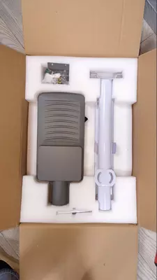 Светильник на солнечных батареях Tpd-400W4