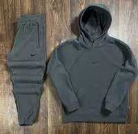 Erkaklar sport kostyumi