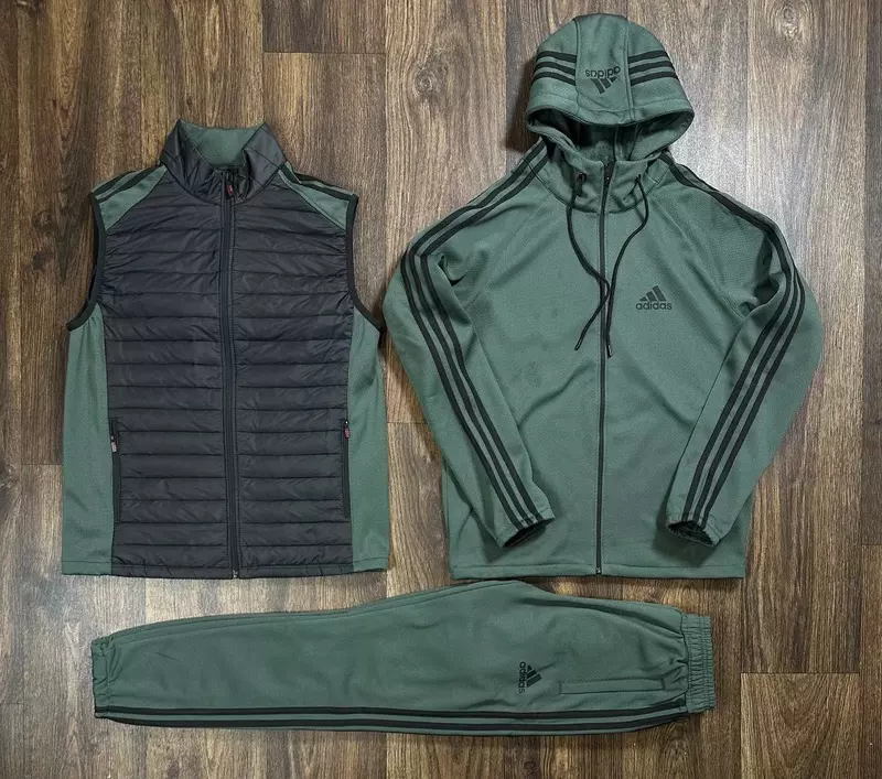 Erkaklar sport kostyumi uchtalik