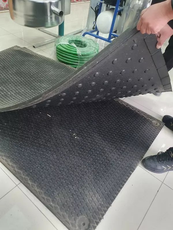 Rezina to'shama chorva hayvonlar uchun - {0} so'mdan