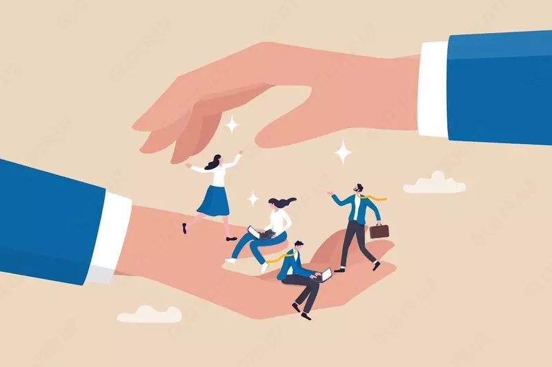 rassomlar va boshqa brendlar bilan qo'shma loyihalar