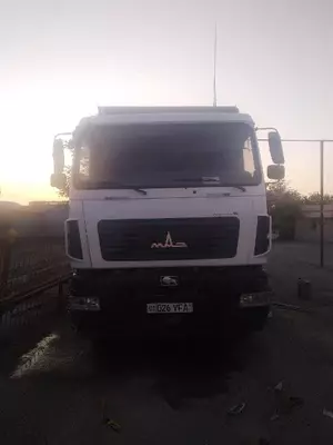 Грузовик "МАЗ".