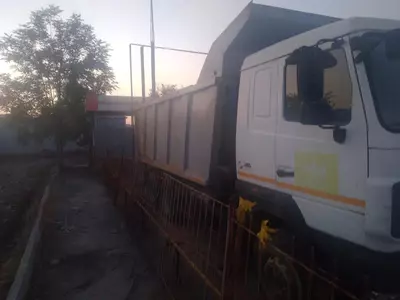 Грузовик "МАЗ". - 550 000 000 сум / шт.