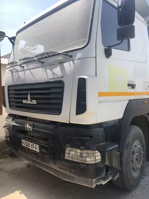 4 автомобиля МАЗ. - Саноатқурилиш