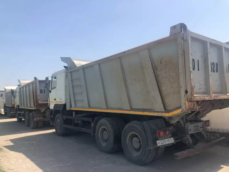 Саноатқурилиш - 4 автомобиля МАЗ.