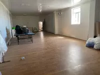 Sharbat ishlab chiqarish kompleksi va muzlatgich bino-inshootlari. Modulli ofislar