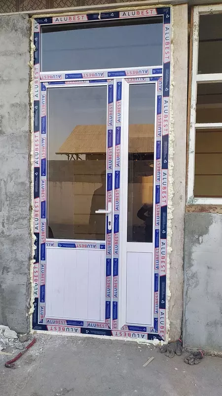 Пластиковые двери