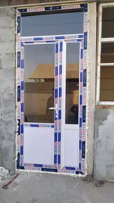 Пластиковые двери