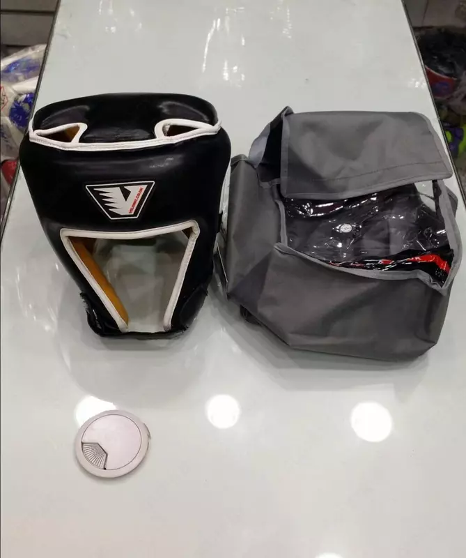 Боксерский шлем "VELO"