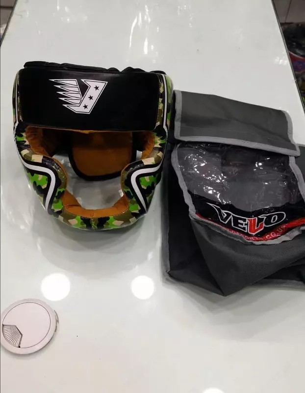 Боксерский шлем "VELO"