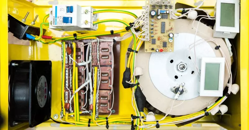  Bir fazali orni stabilizatori 3 kVA (135V) - 