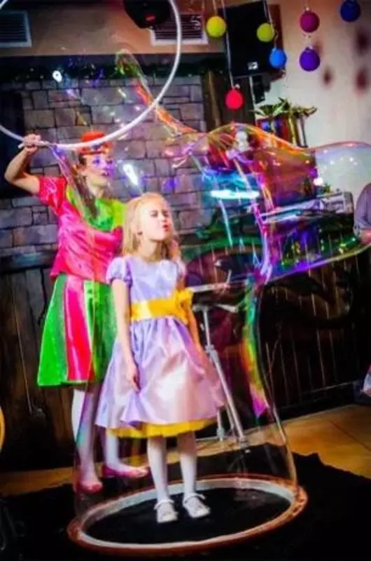 Увлекательное шоу мыльных пузырей на празднике Ваших детей - Праздничное оформление