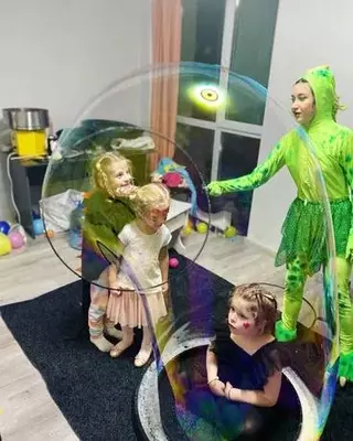 Увлекательное шоу мыльных пузырей на празднике Ваших детей