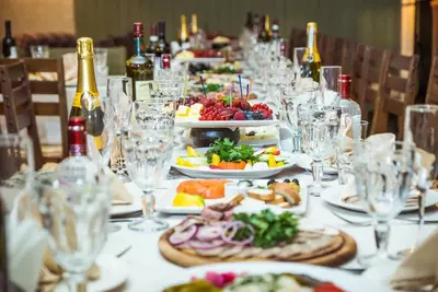 VipClass uchun ovqatlanish va bufetlarga xizmat ko