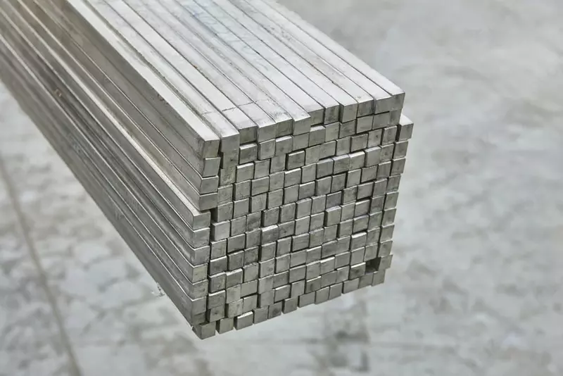  Нихромовый квадрат Сторона квадр.: 5-80 мм  Марка: Х27Ю5Т; Х20Н80; Х15Н60  L= 0 18 м - 