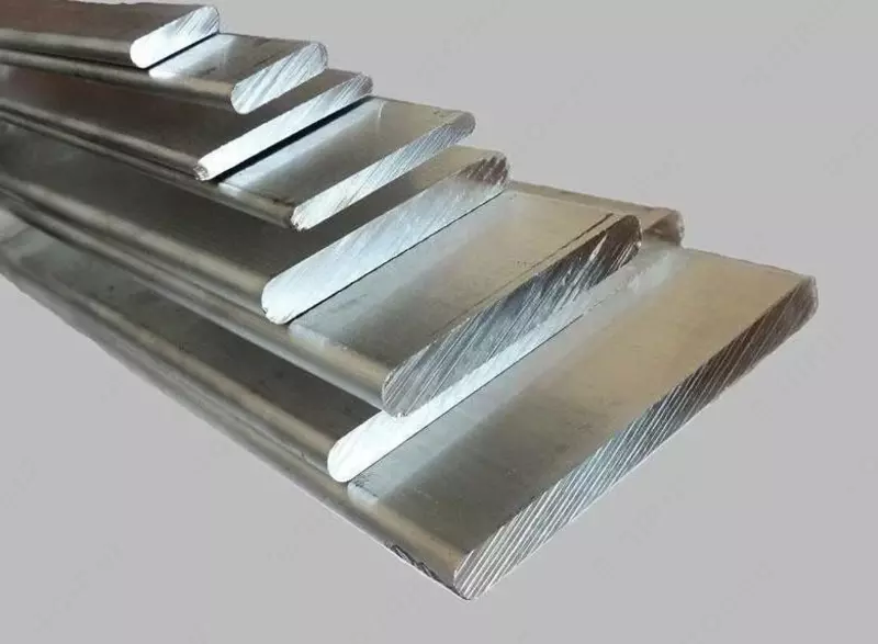 Полоса нержавеющая s= 1-200 мм  Ширина: 10-810 мм  L= 0 11-6 1 мм  Марка: 08Х18Н10 (AISI 304)...