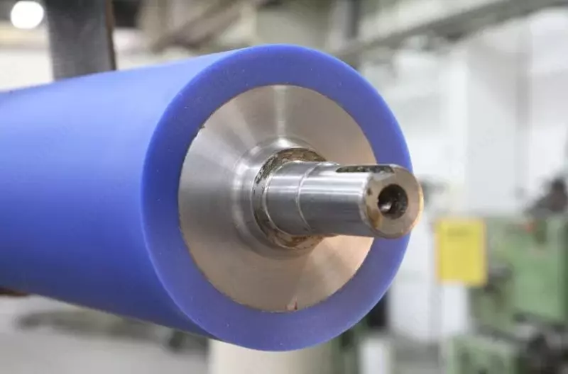  Korroziyaga qarshi izolyatsiyalash gumming  vallarni kauchuklash; roliklar; gildiraklar - 