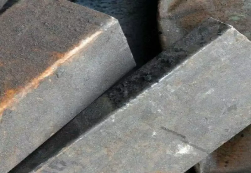 Титановая поковка Размер1: 10-1780 мм  Размер2: 35-770 мм  Марка: 3М; ВТ1-0; ВТ9…  Стандарт: ОСТ 90000…