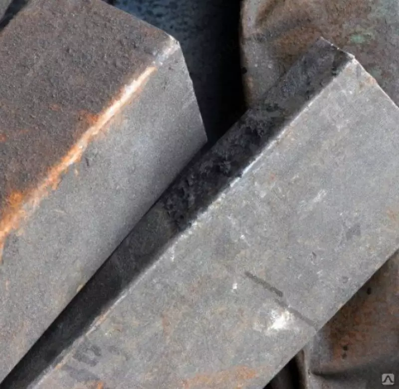  Титановая поковка Размер1: 10-1780 мм  Размер2: 35-770 мм  Марка: 3М; ВТ1-0; ВТ9…  Стандарт: ОСТ 90000… - 