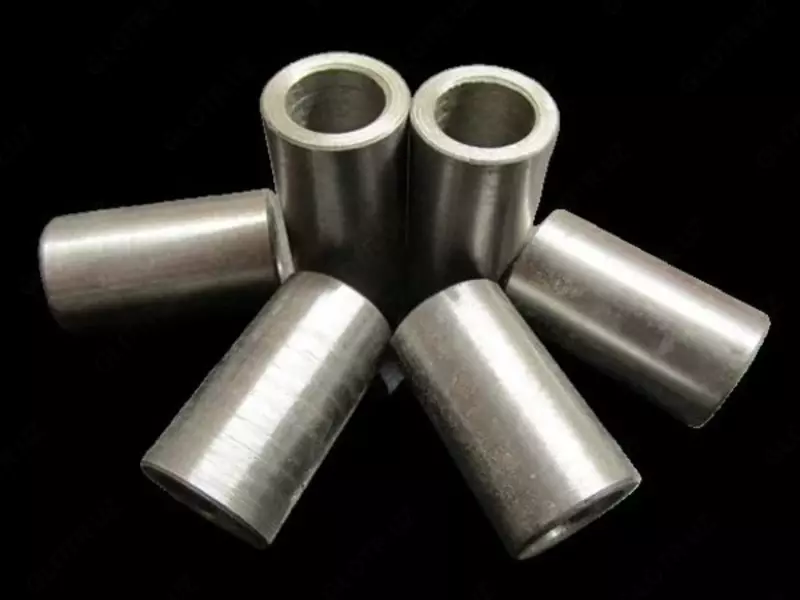 Титановые втулки D_нар.= 280-990 мм  D_внутр.= 150-570 мм  Марка: ПТ-3В