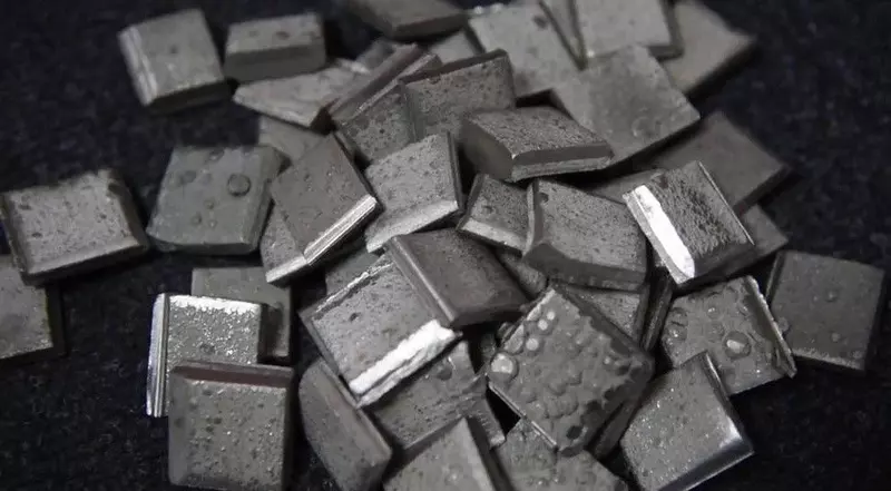 Ниобий лента; проволока; круг… Марка: НбЦ-1; Нб1...  Размер1: 0 09-150 мм  Размер2: 0 012-4 мм