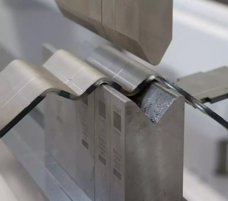 Гибка металла Размеры: 0 4-273 мм  L= 0 2-6 мм  Вид: лист горячекатаный; лист оцинкованный...